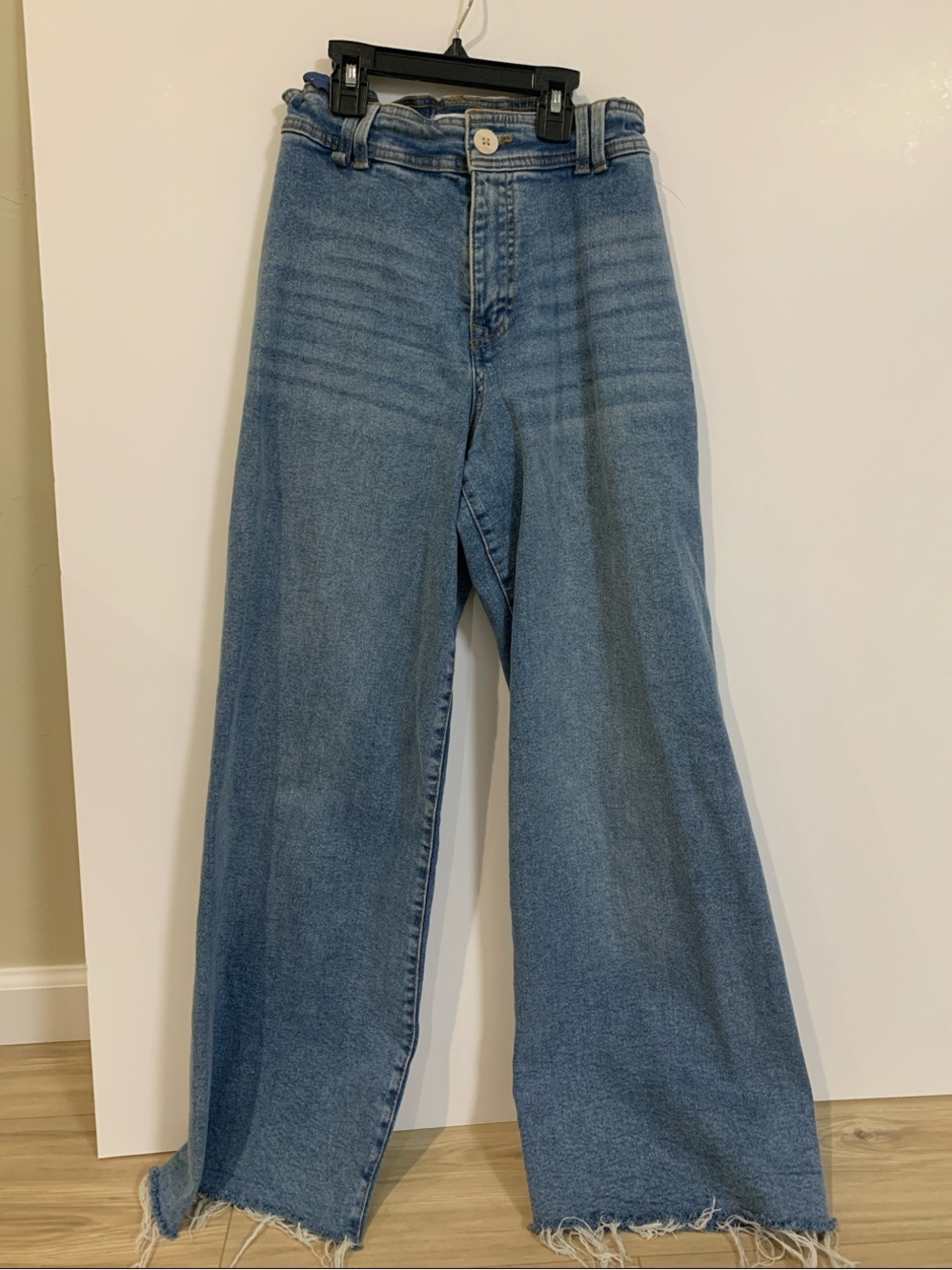 ZARA Classic Wide-Leg Blue Jeans
